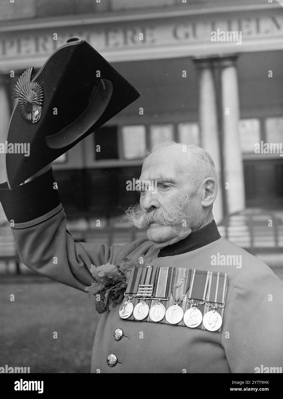 salute-to-the-founder-chelsea-pensioners-veterans-of-old-campaigns