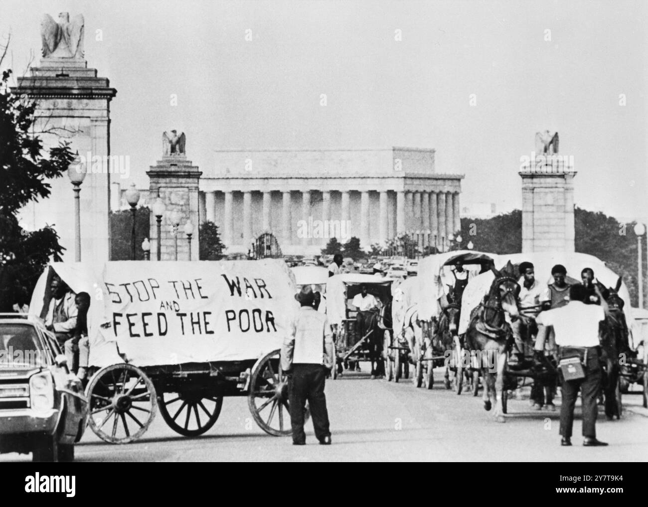 POOR PEOPLE'S CAMPAIGN WASHINGTON DC: The Poor People's Mule Train being moved across the Potomac River from the Lincoln Memorial ( background) on June 18 during their campaign here. 18 June 1968 Stock Photo