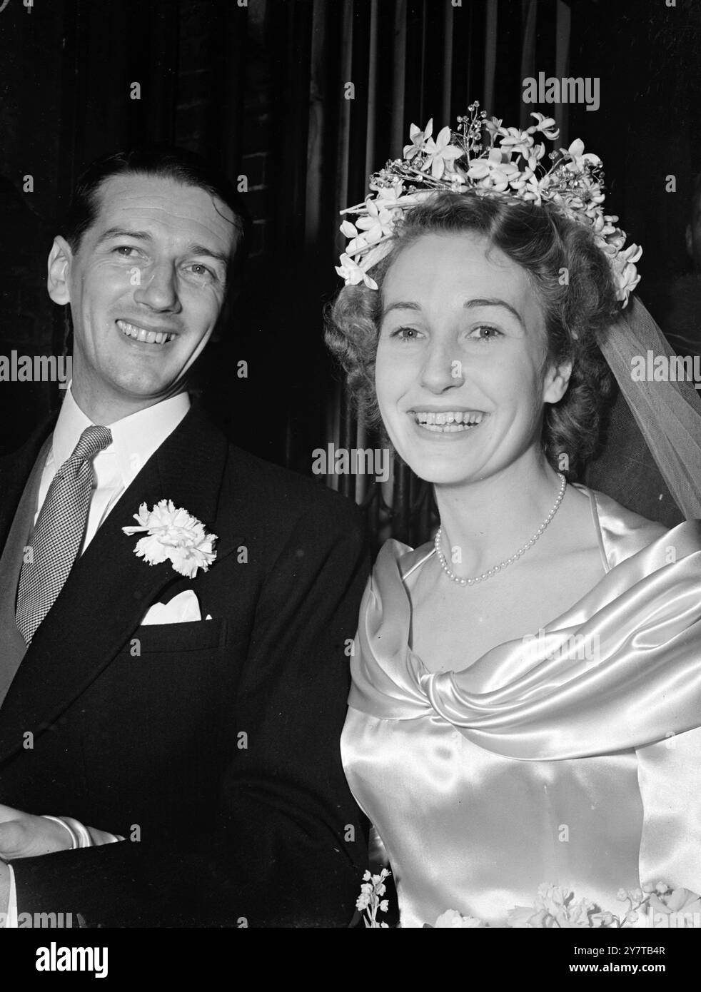 Air Wedding Hostess Hat for the Flower Girls - Bridesmaids, image size:982x1390