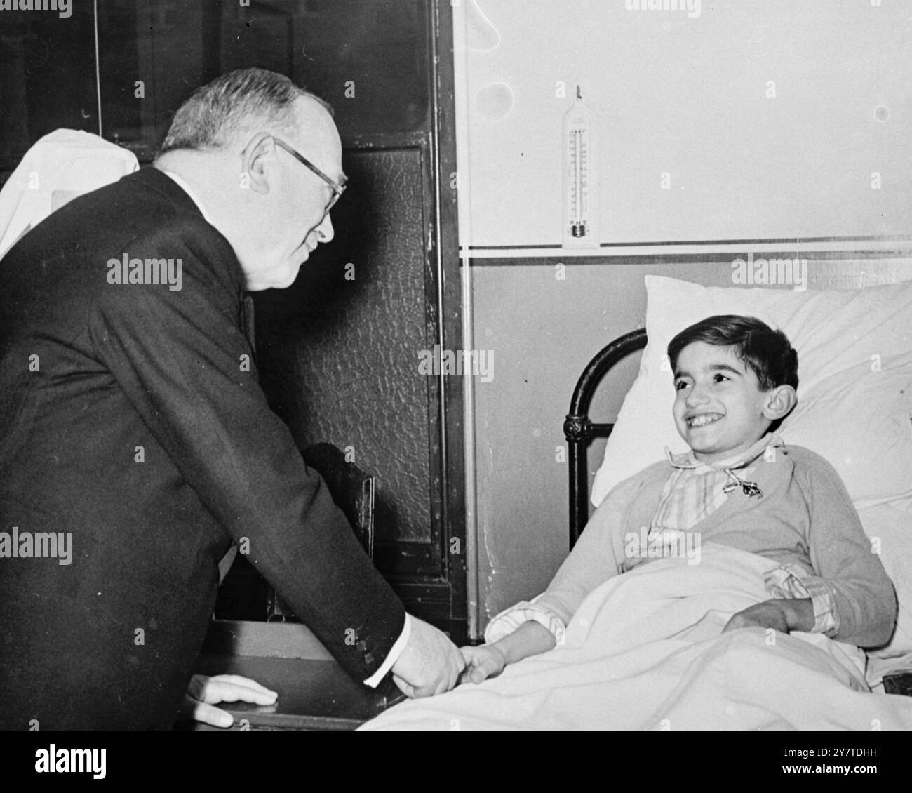 PRESIDENTIAL HANDSHAKE FOR JOHN AGED 10 IN HOSPITAL M VINCENT Presidential handshake for john aged 10 in hospital m vincent
