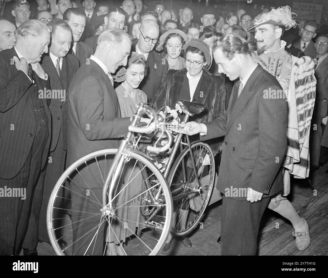 princess-margaret-at-cycle-show-praise-for-britain-s-world-champion
