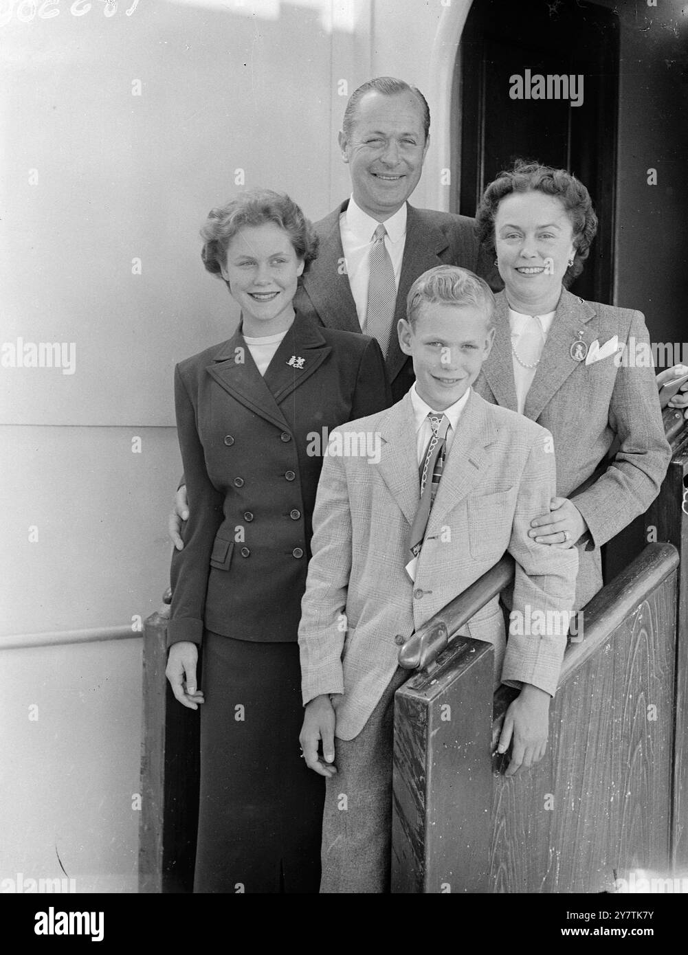 Elizabeth montgomery robert montgomery hi-res stock