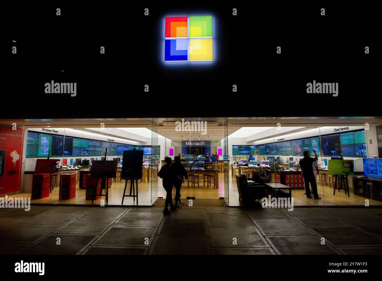 Stanford, California.,--Andrew Rosenbaum with National Mallfront ...