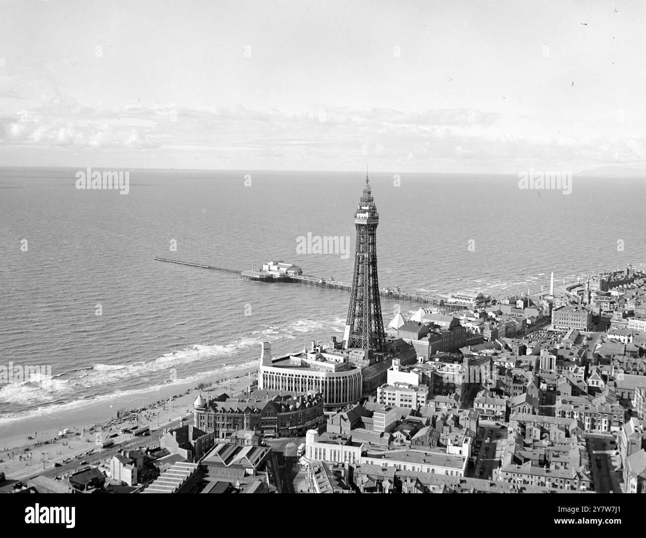 Blackpool Beach 1950s Hi res Stock Photography And Images Alamy