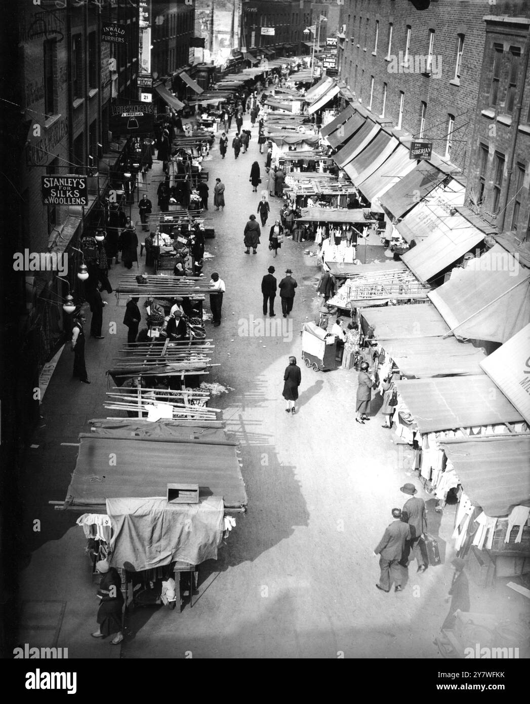 Whitechapel Jewish Quarter Of London s East End A Typical Street whitechapel-jewish-quarter-of-london-s-east-end-a-typical-street