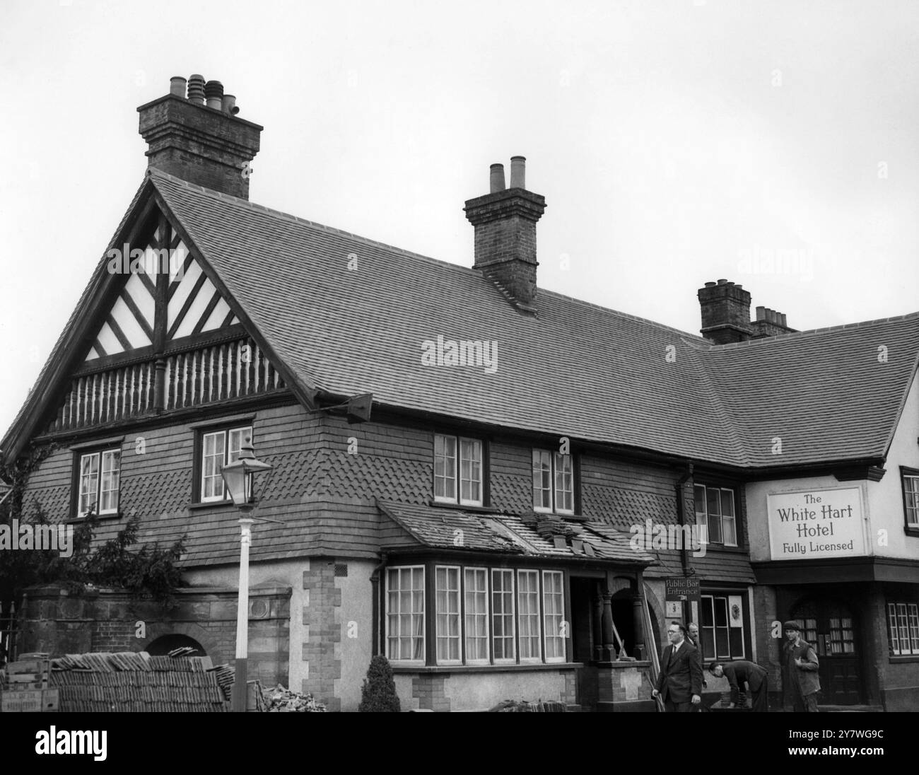 The exterior of the White Hart Hotel , Brasted , Kent where the pilots from RAF Biggin Hill came to relax and drink during World War II . Stock Photo