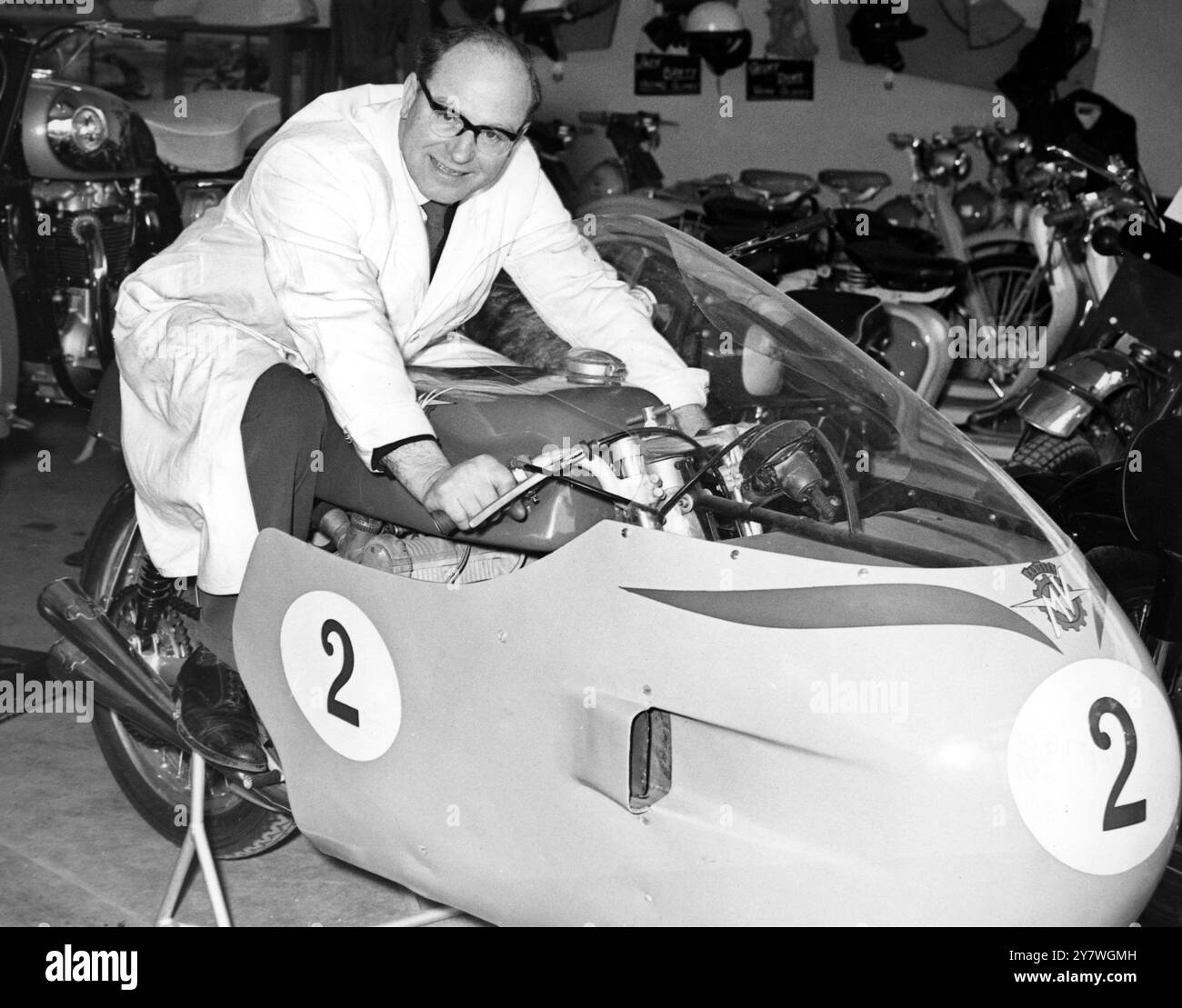 Motorbikes 1950s hi-res stock photography and images - Alamy