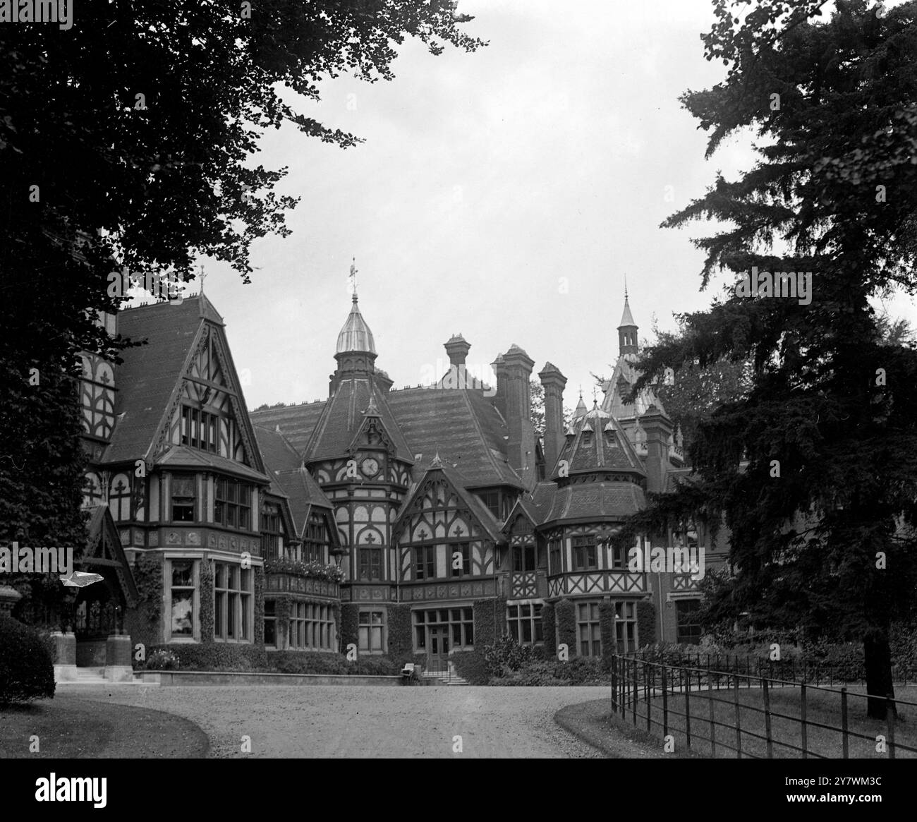 1920s house england hi-res stock photography and images - Alamy