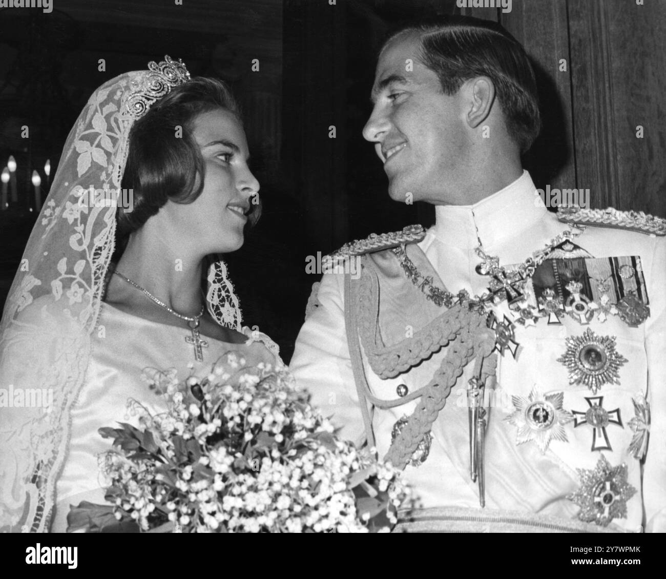 The former king of greece hi-res stock photography and images - Alamy, image size:1300x1130