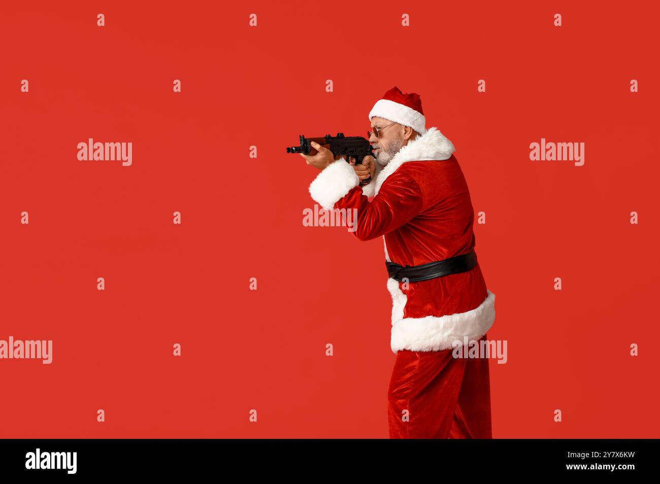 Santa Assault Rifle New assault rifle new assault hi-res stock photography and images - Alamy