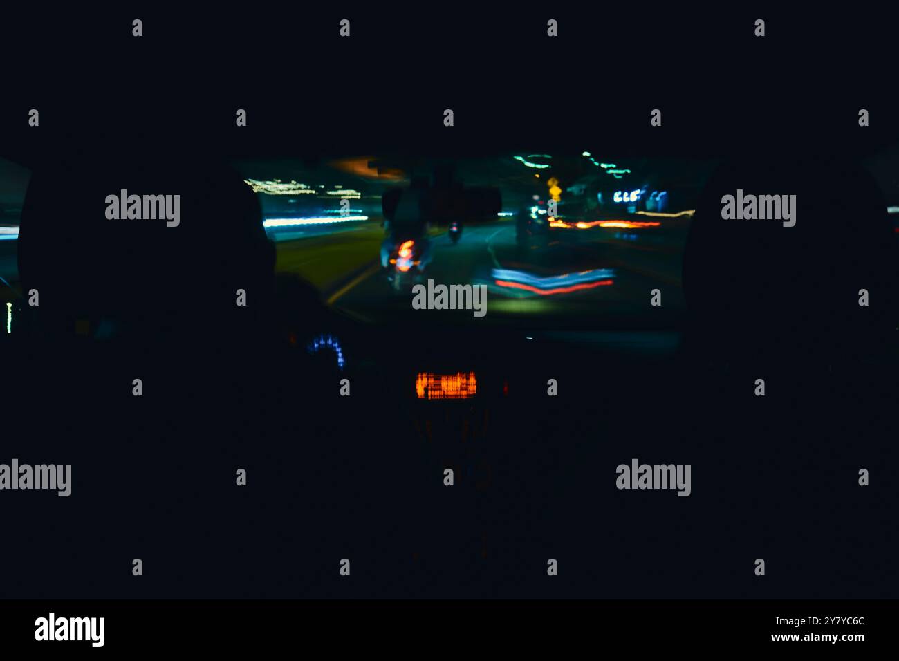 Blurry dark background image hi-res stock photography and images - Alamy