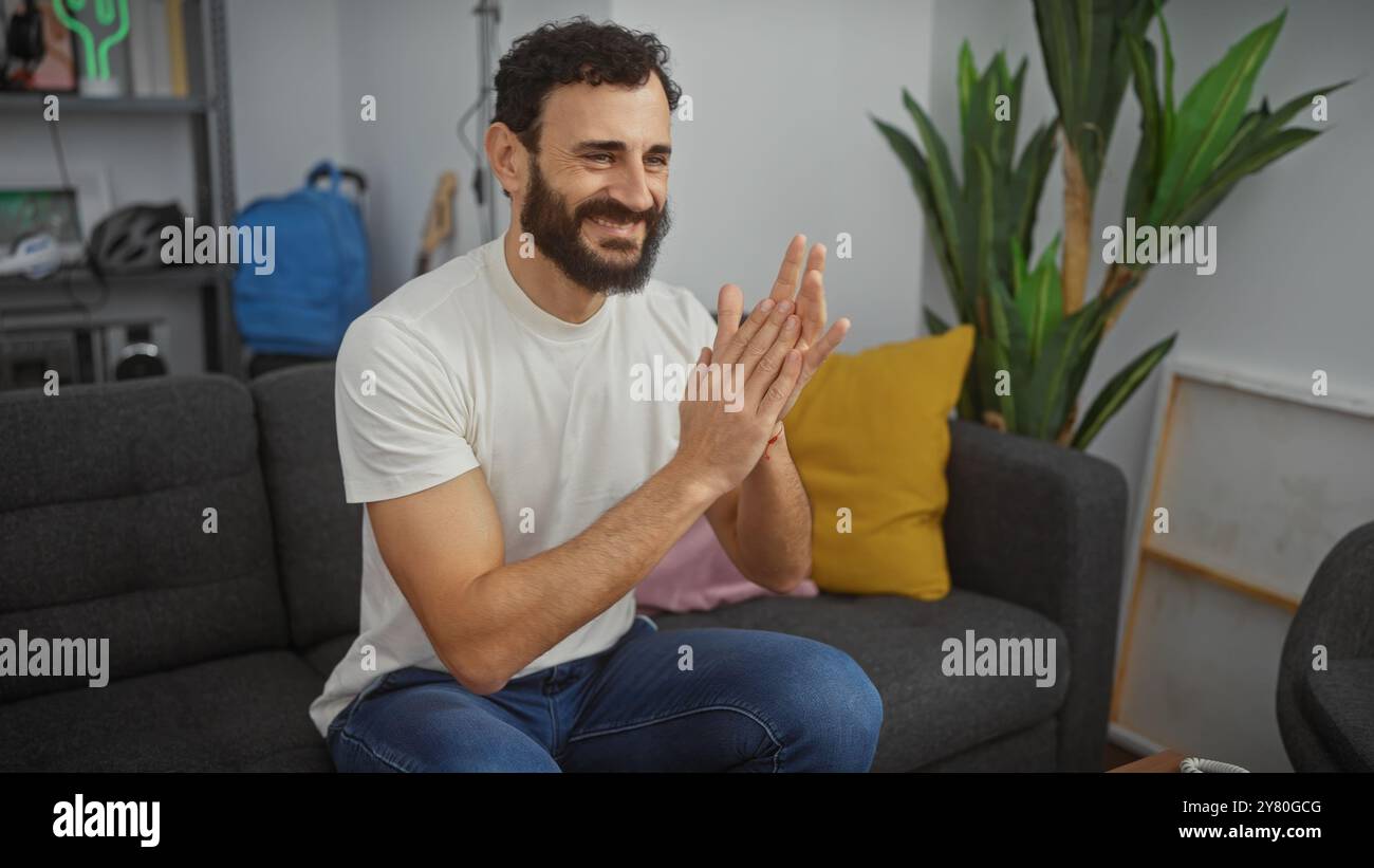 Man beard clapping hands hi-res stock photography and images - Alamy