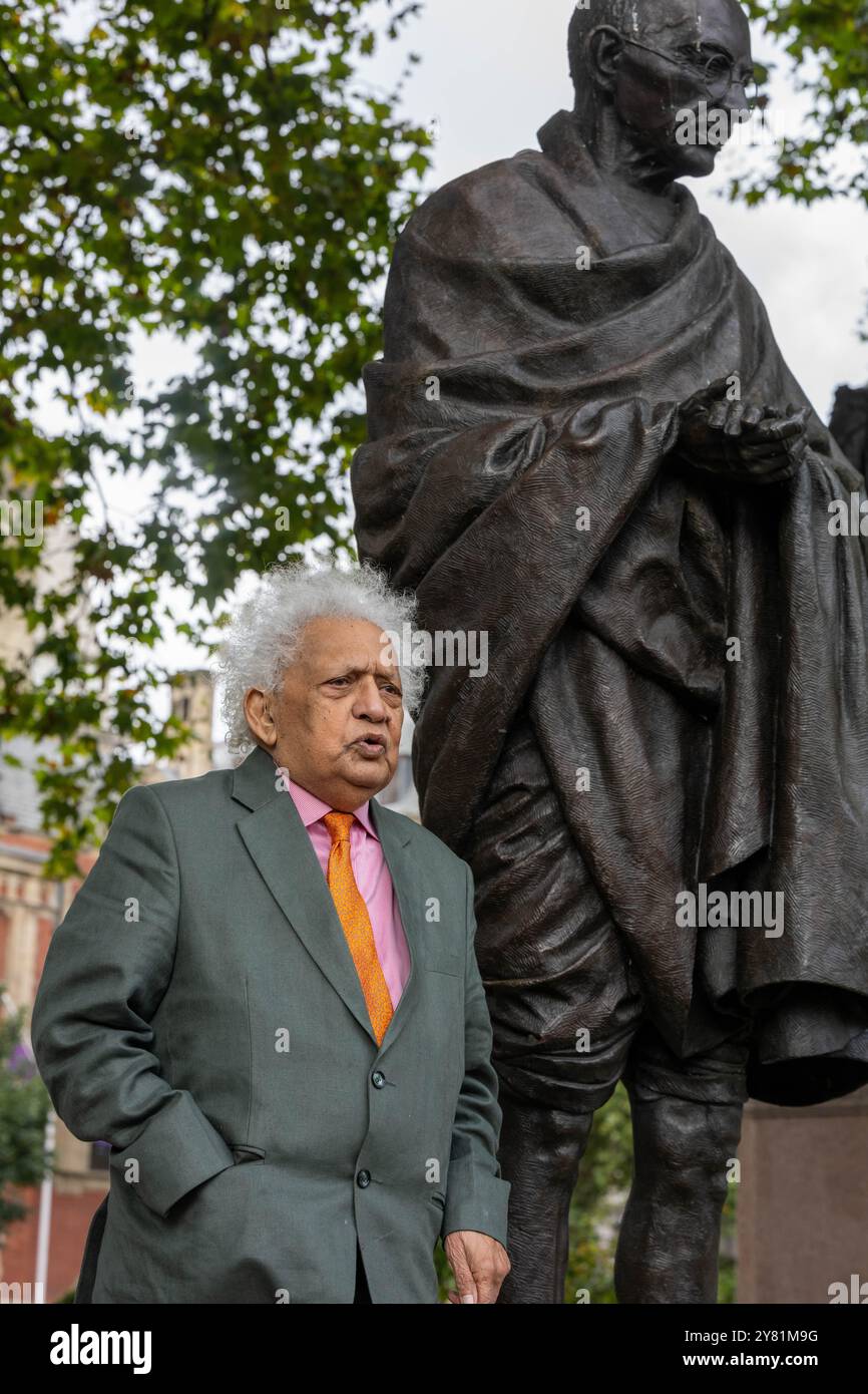 London, UK. 2nd Oct, 2024. Mahatma Gandhi's birthday, 2 October, commemorated at his statute in Parliament Square, with Meghnad Desai, Baron Desai Meghnad and His Excellency Vikram K Doraiswami, UK High Commissioner of India. The day is commemorated in India as Gandhi Jayanti, a national holiday, and worldwide as the International Day of Nonviolence. Gandhi is considered to be the Father of the Nation in post-colonial India Credit: Ian Davidson/Alamy Live News Stock Photo