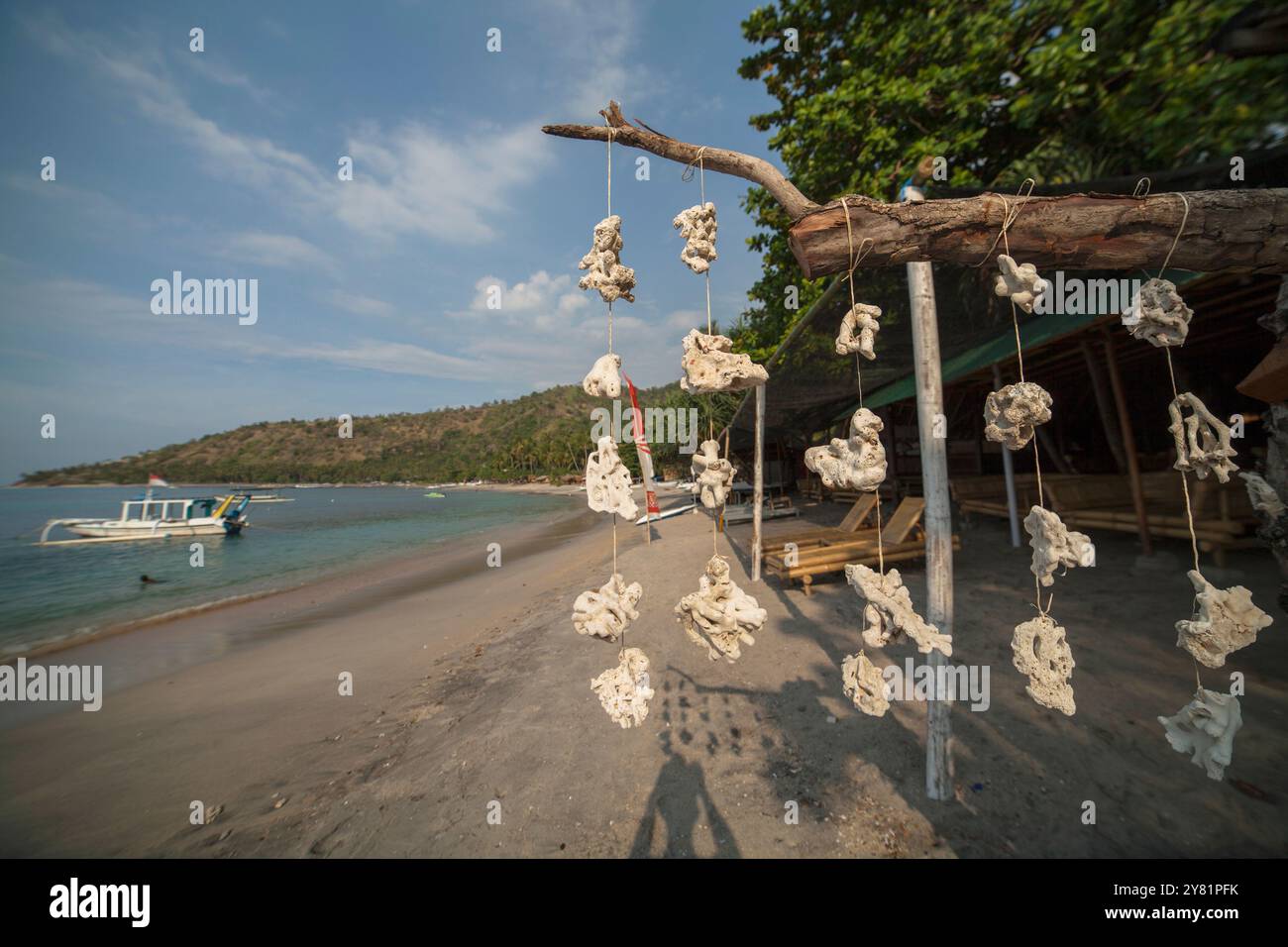 Cukli Shell crafts hi-res stock photography and images - Alamy