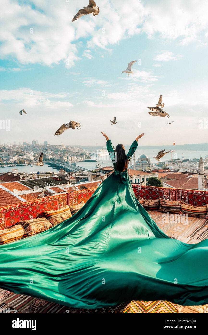Emerald green dress hi-res stock photography and images - Alamy Emerald green dress hi-res stock photography and images - Alamy