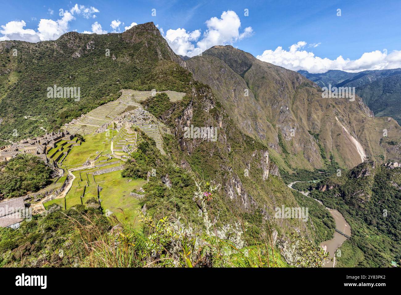 Machu picchu panorama hi-res stock photography and images - Alamy