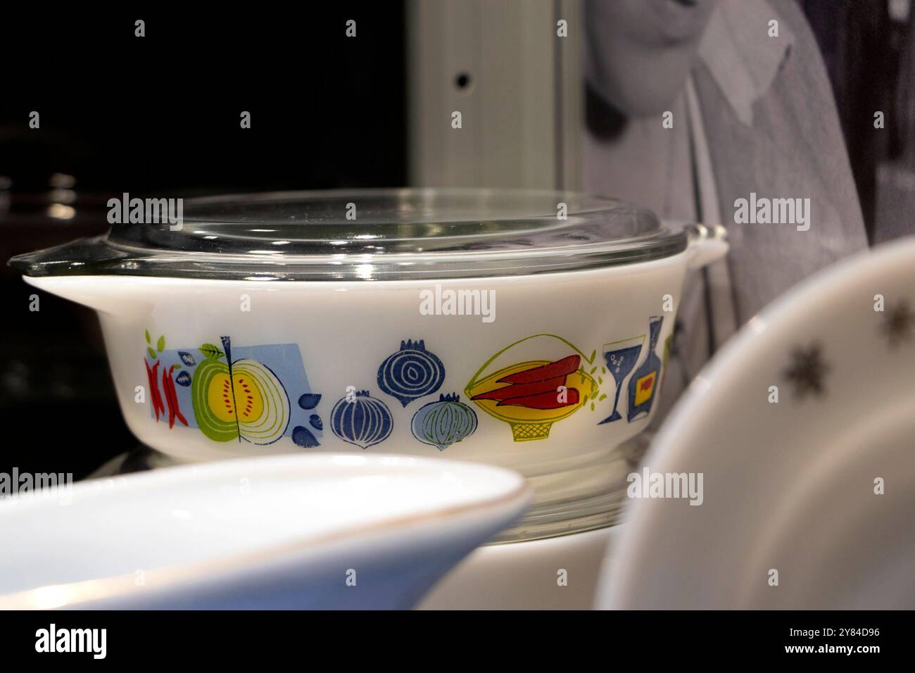 Pyrex vintage hi-res stock photography and images - Alamy