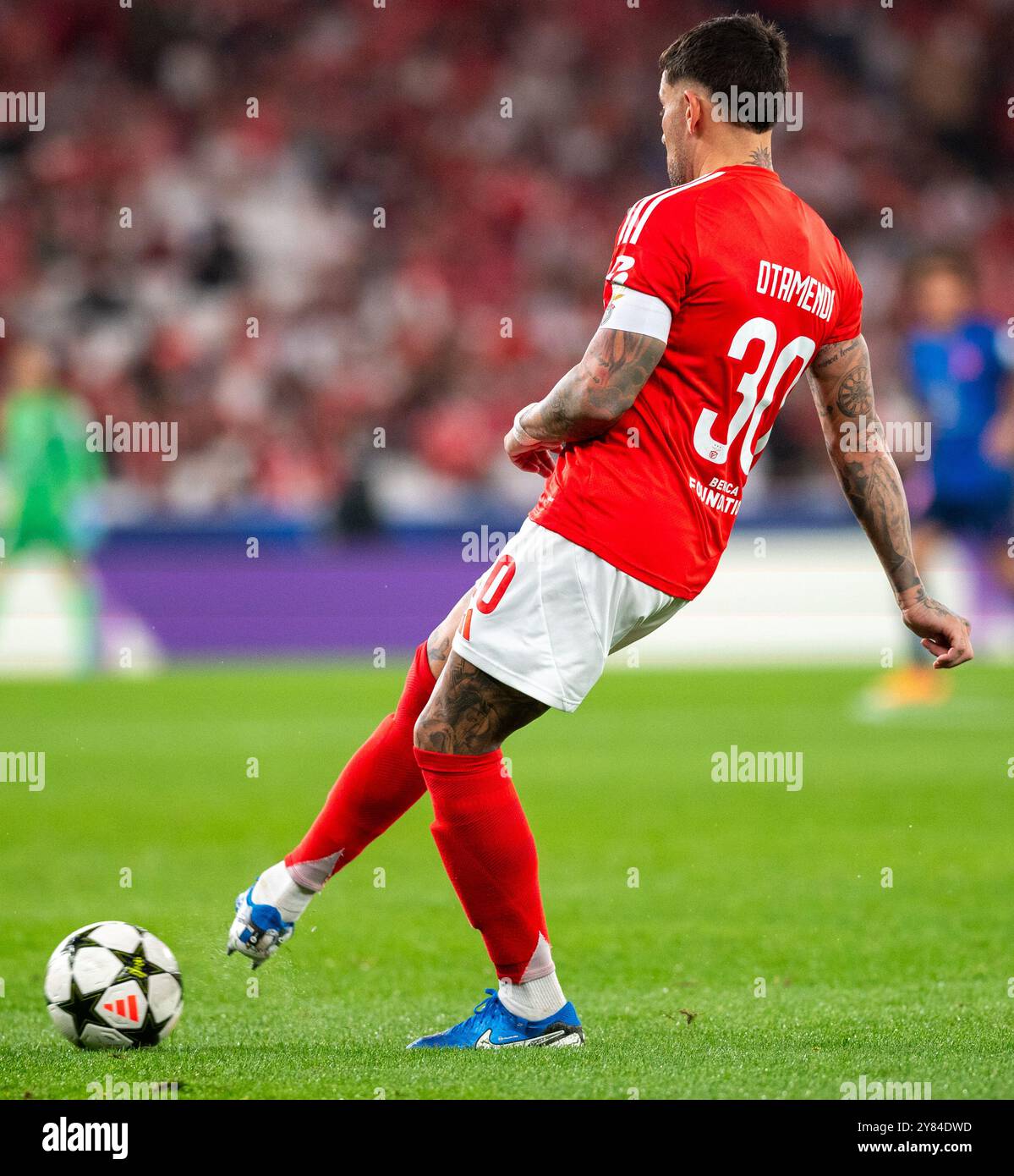 Maillot S.L. Benfica - Otamendi - PORTÉ EN MATCH Contre L'Argentine - NON LAVÉ