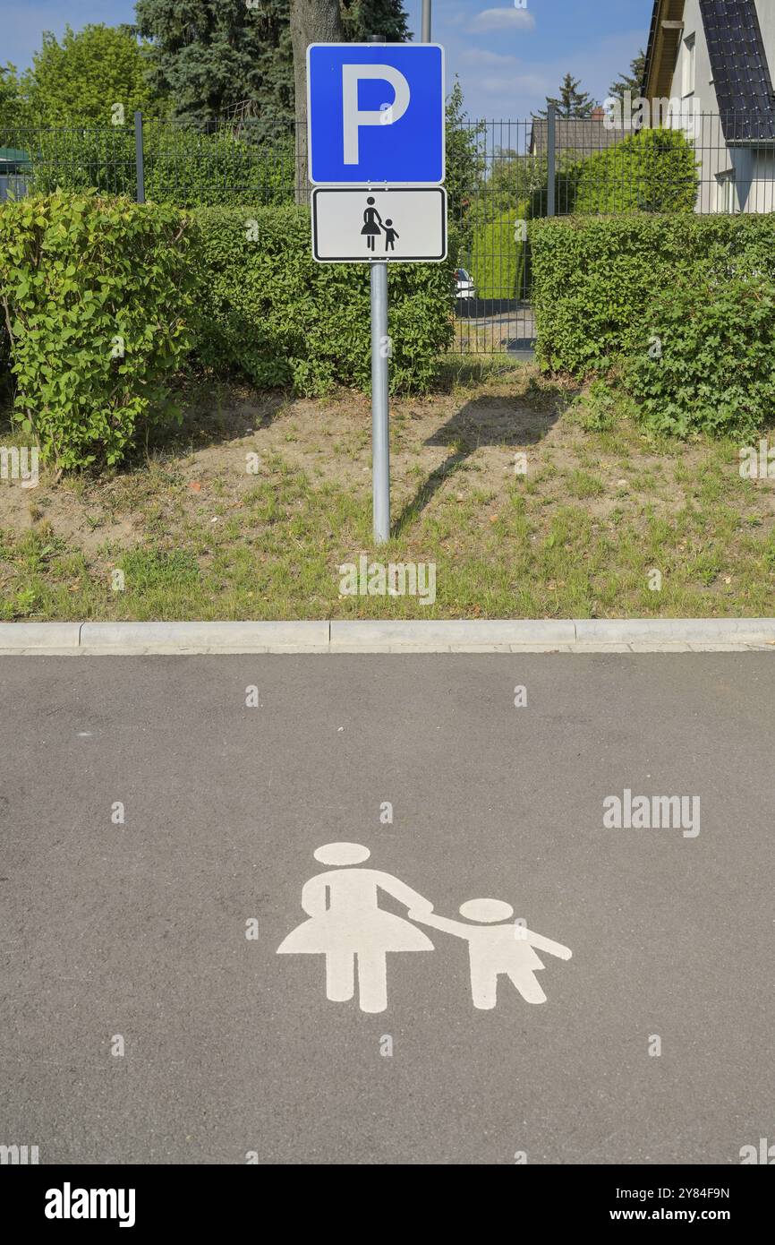 Car park parks parking lot hi-res stock photography and images - Alamy