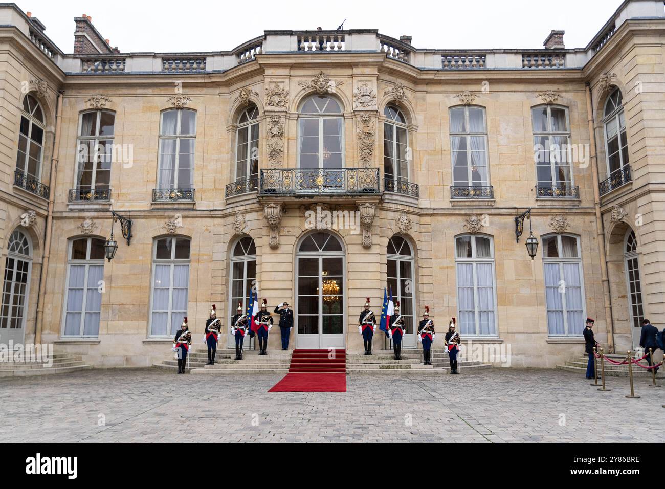 Hotel matignon entrance hi-res stock photography and images - Alamy Hotel matignon entrance hi-res stock photography and images - Alamy