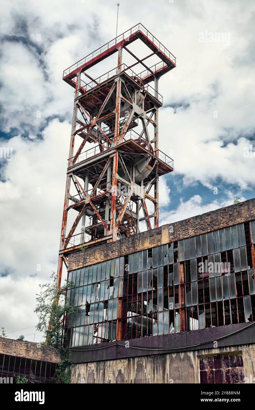 Abandoned coal pit mine Stock Photo - Alamy
