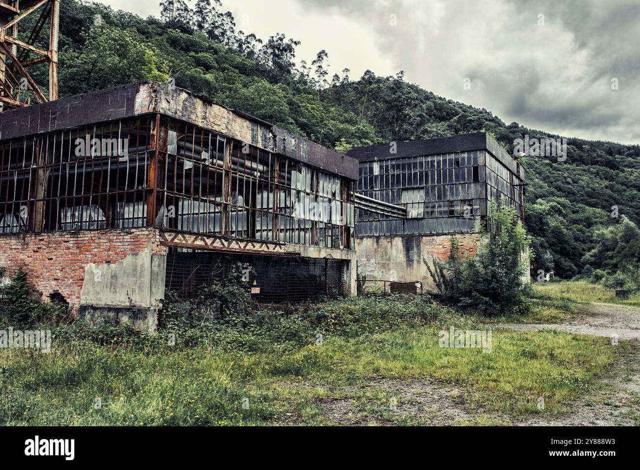 Abandoned coal pit mine Stock Photo - Alamy