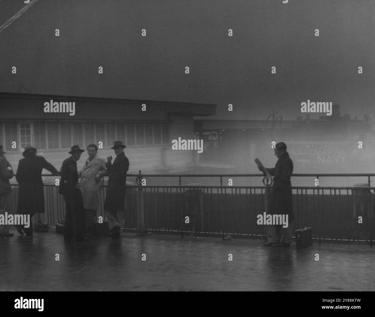 Early Morn. members - no ferries became of Bay Circular Quay. June 1, 1954. Stock Photo