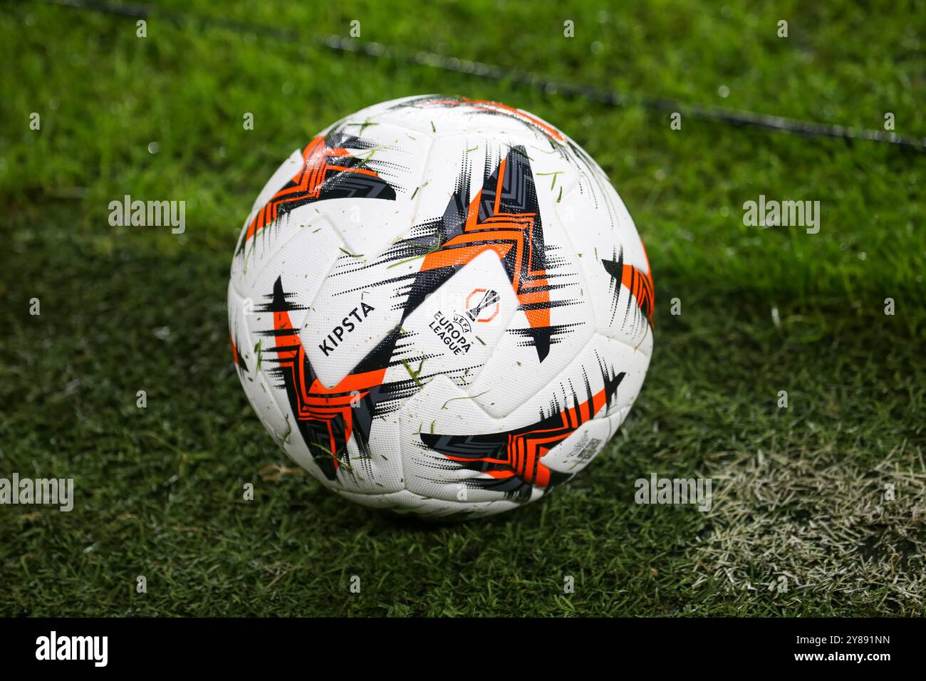 Bilbao, Spain, 03rd October, 2024: The competition ball during the 2024–25 UEFA Europa League Group Stage Round 2 match between Athletic Club and AZ Alkmaar on October 03, 2024 at San Mamés Stadium in Bilbao, Spain. Credit: Alberto Brevers / Alamy Live News. Stock Photo