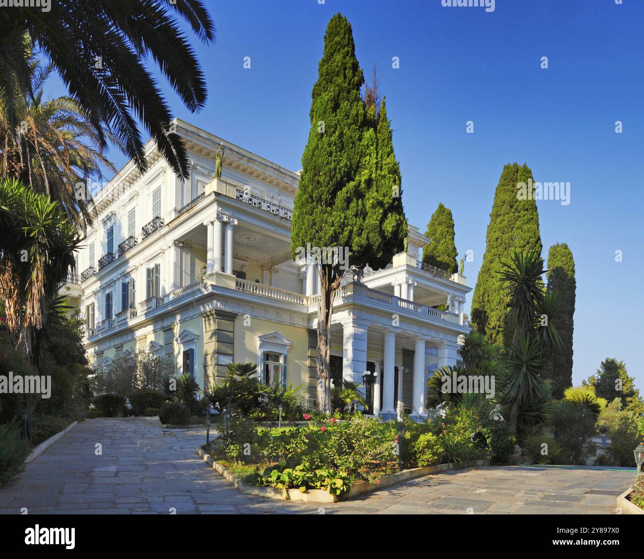 the-achilleion-palace-in-the-village-gastouri-of-corfu-build-by-empress