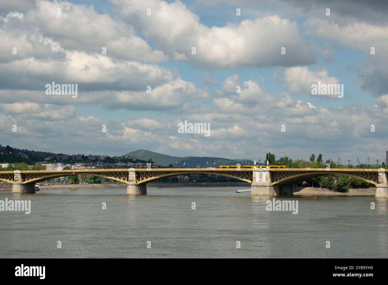 Margit bridge hi-res stock photography and images - Alamy
