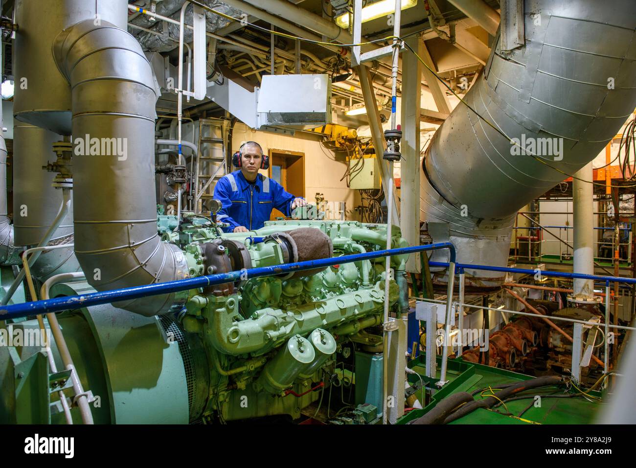 Marine engineer engine room hi-res stock photography and images - Alamy