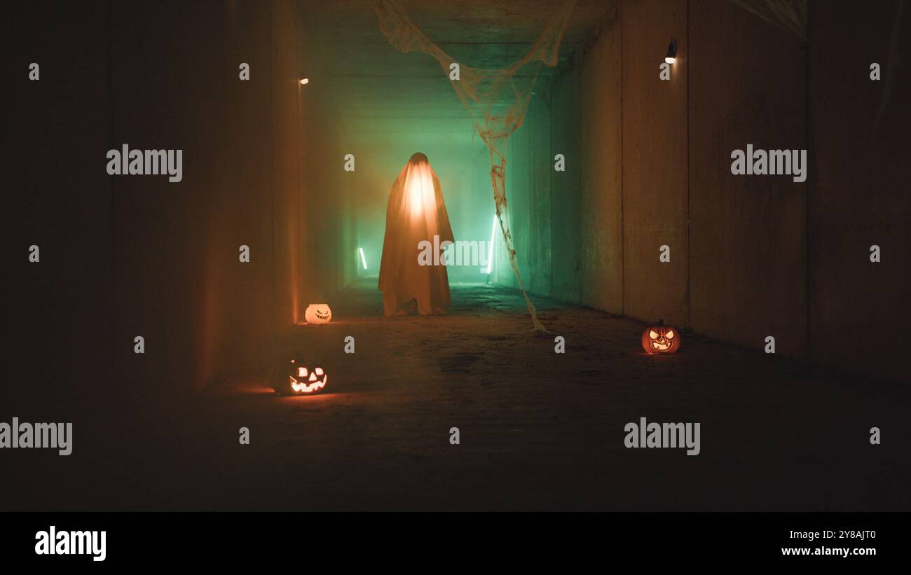 White ghost in underground hi-res stock photography and images - Alamy