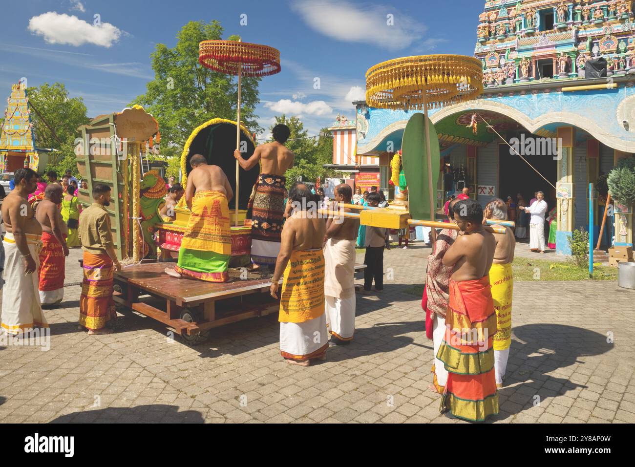 Hindus at the temple festival in front of the Hindu temple Sri Kamadchi Ampal in Hamm, Germany, North Rhine-Westphalia, Ruhr Area, Hamm Stock Photo