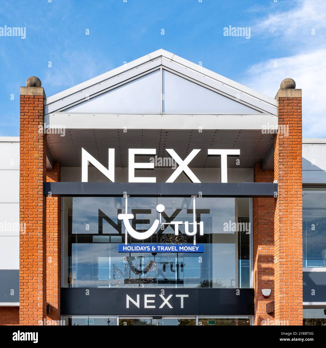 Tui Retail Uk travel retail hi-res stock photography and images - Alamy