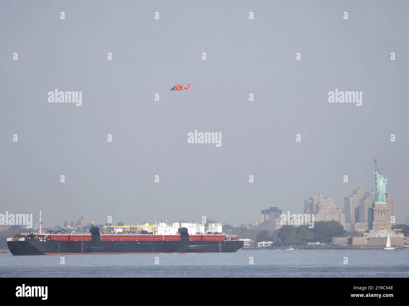 New York, United States. 04th Oct, 2024. Container cranes for loading ...