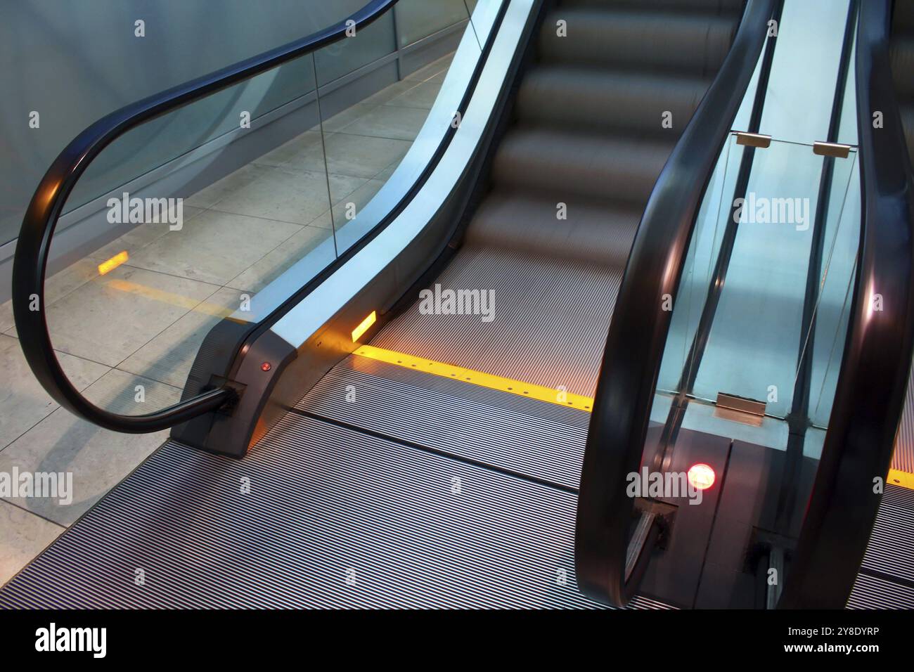Stores shopping escalator hi-res stock photography and images - Alamy
