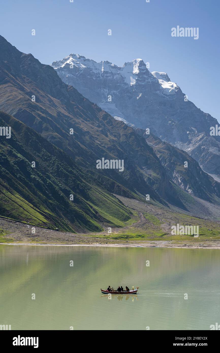 Vertical landscape view of Saiful Muluk lake and Malika Parbat mountain near Naran, Kaghan valley, Khyber Pakhtunkhwa, Pakistan Stock Photo