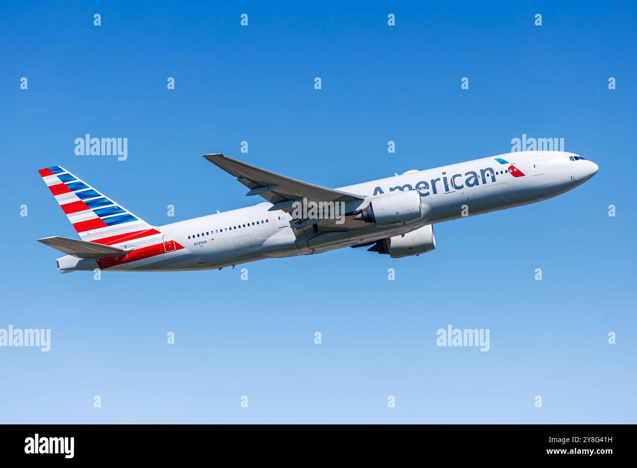 American airlines 777 200 hi-res stock photography and images - Alamy