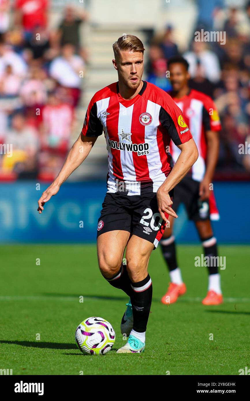 London, UK. 05th Sep, 2024. London, England, October 5th 2024: Kristoffer Ajer (20 Brentford) during the Premier League game between Brentford and Wolverhampton Wanderers at Gtech Community Stadium in London, England (Alexander Canillas/SPP) Credit: SPP Sport Press Photo. /Alamy Live News Stock Photo