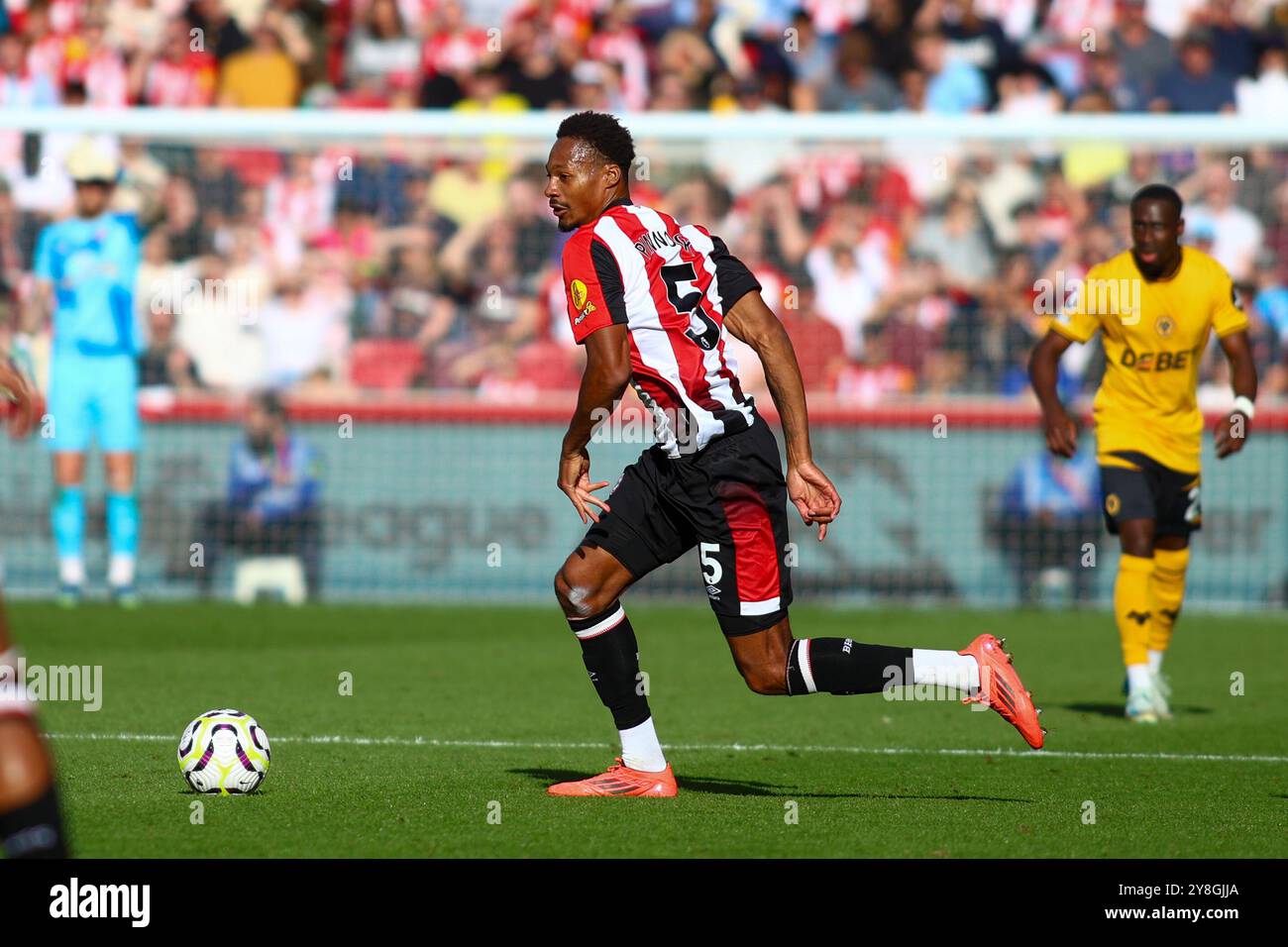 London, UK. 05th Sep, 2024. London, England, October 5th 2024: Ethan Pinnock (5 Brentford) during the Premier League game between Brentford and Wolverhampton Wanderers at Gtech Community Stadium in London, England (Alexander Canillas/SPP) Credit: SPP Sport Press Photo. /Alamy Live News Stock Photo