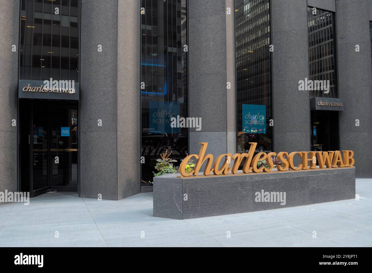 Charles schwab financial hi-res stock photography and images - Page 2 -  Alamy