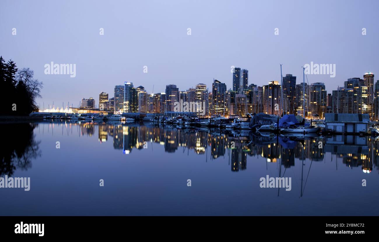 Port vancouver city skyline hi-res stock photography and images - Alamy