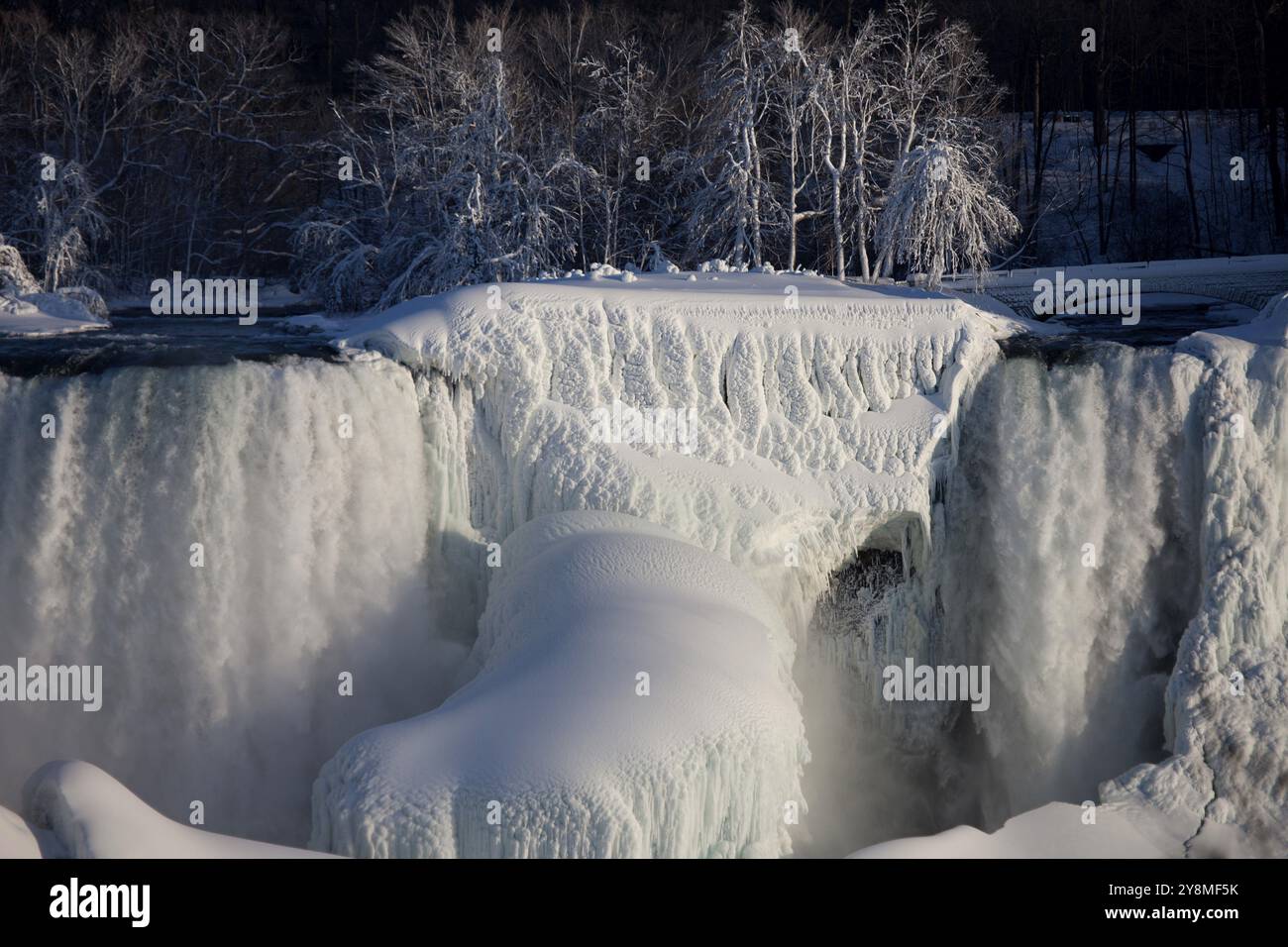 Winter Niagara Falls frozen snow and ice Stock Photo