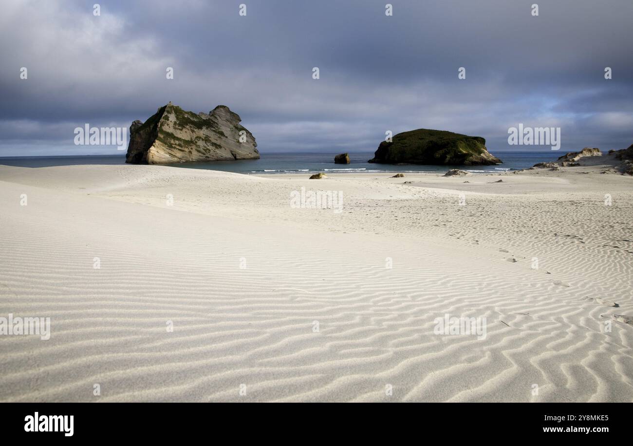 Spit With Rocks Farewell Spit New Zealand beach Rock haystacks Stock Photo - Alamy