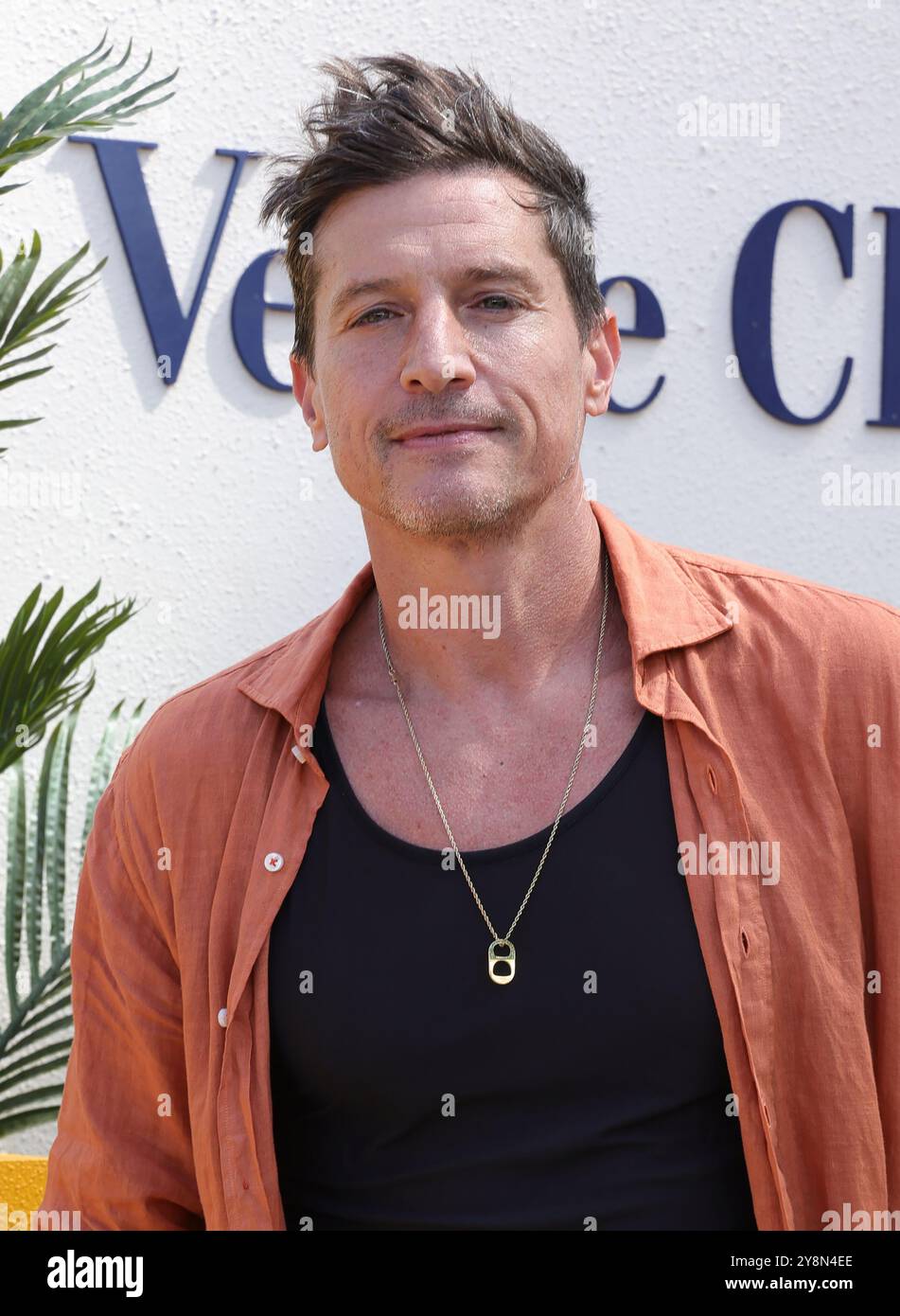 Simon Pacific PACIFIC PALISADES, CA - OCTOBER 05: Simon Rex at Veuve Clicquot Polo ...