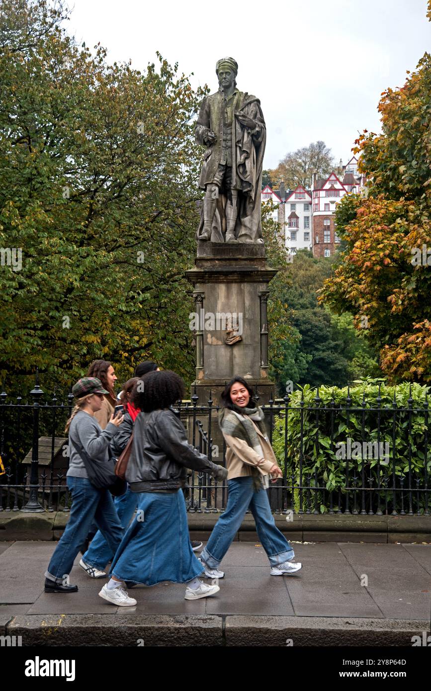 Edinburgh princes street hi-res stock photography and images - Alamy