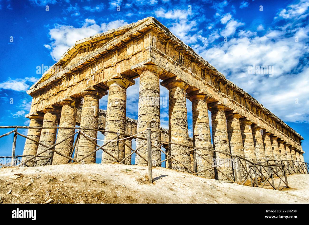 Greek Temple of Segesta, well preserved iconic landmark in Sicily ...