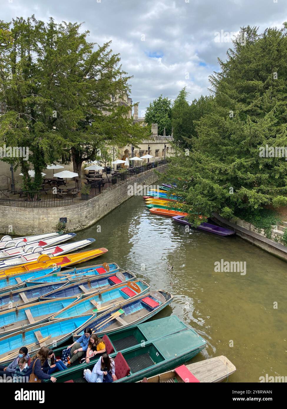 Magdalen Bridge, Oxford, Punts for hire - Smartphone Captured Stock Image Magdalen Bridge, Oxford, Punts for hire - Smartphone Captured Stock Image