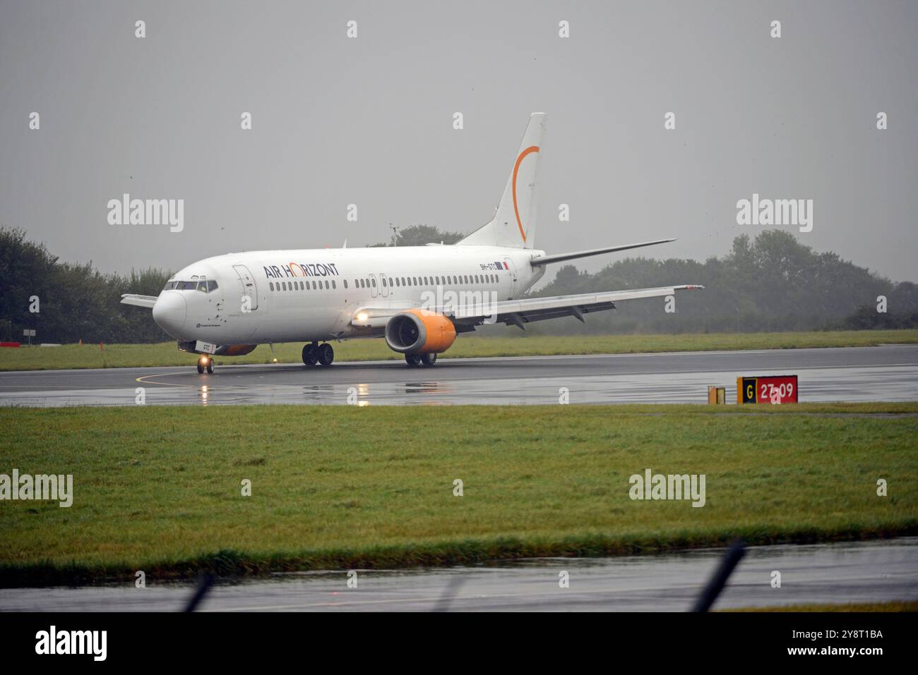 AIR HORIZONT Boeing 737 430 9H GTC Arriving At LIVERPOOL JOHN LENNON air-horizont-boeing-737-430-9h-gtc-arriving-at-liverpool-john-lennon