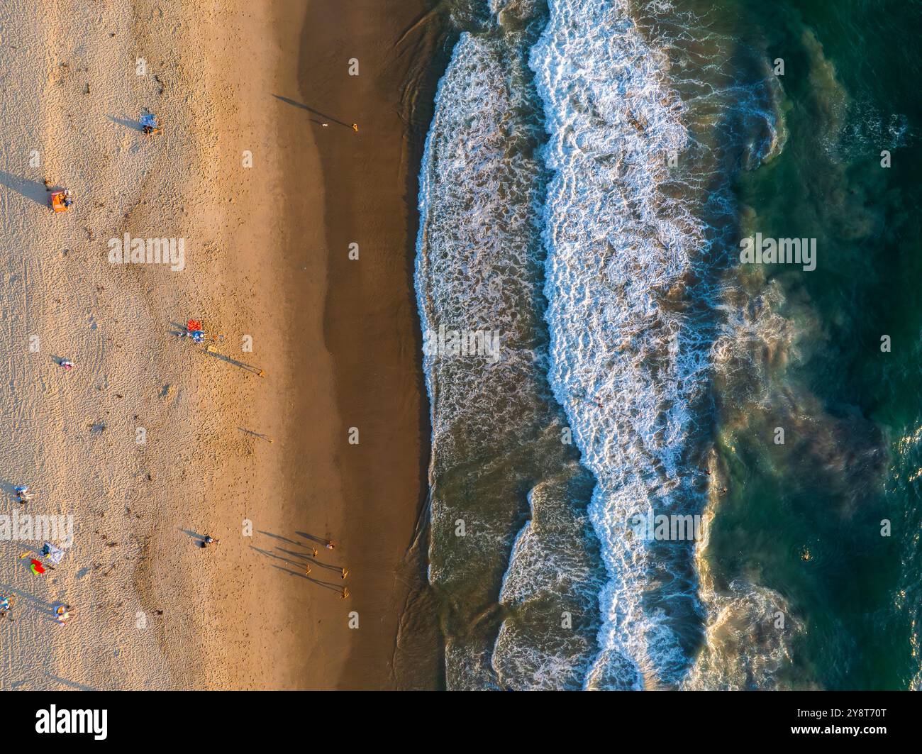 Aerial view surfing waves hi-res stock photography and images - Alamy